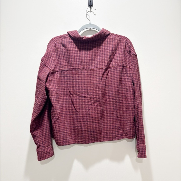 American Eagle Outfitters Burgundy Navy Button Down Cropped Flannel Shirt Sz M - Picture 3 of 5